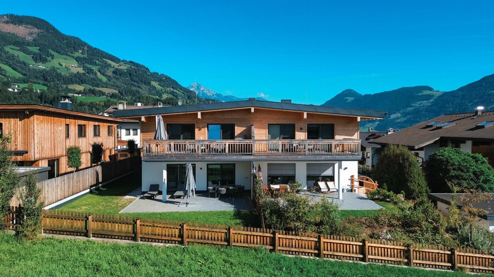 Alpenluxus Presents Ruhestube - Balcony Und Car Park